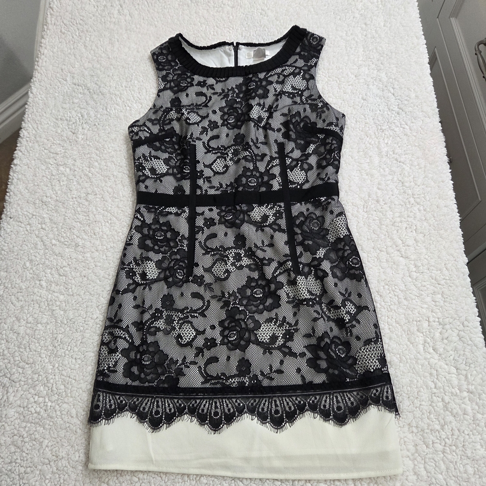 Esley Black and White Lace Mini Dress S Stunningly Elegant Youthful Short Sleeve